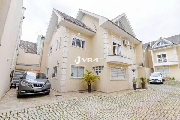 Sobrado Santa Felicidade 2  quartos com fácil reversão para 3 dormitórios ( planta original 3 dormitórios), ático espaçoso - R$ 850.000,00