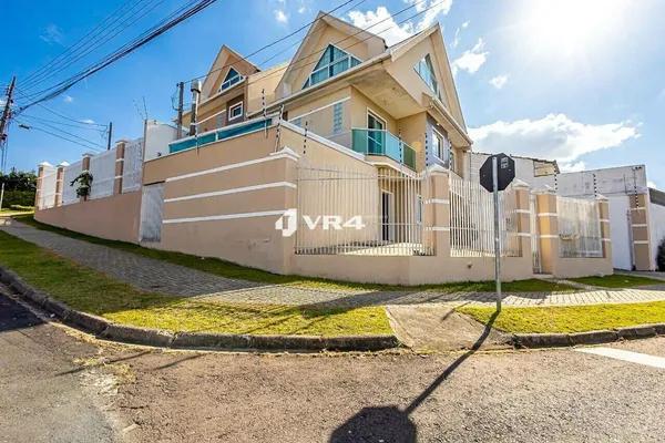 Sobrado com 3 dormitórios à venda, 188 m² por R$ 1.299.000,00 - Novo Mundo - Curitiba/PR
