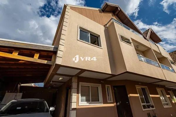 Sobrado em Condomínio com 3 Quartos | Suíte e Ático | 2 Vagas | Face Norte | com 116 m², à venda por R$ 590.000 - Guaíra - Curitiba/PR