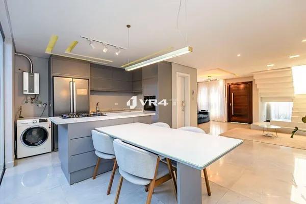 Sobrado com 3 dormitórios para alugar, 180 m² por R$ 6.900/mês - Pinheirinho - Curitiba/PR